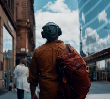 Men’s Bag Guide 2025: 7 Chic Picks That Do It All